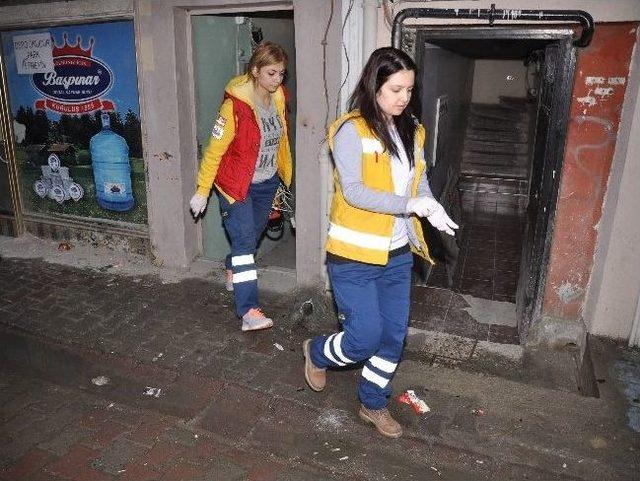 Beyoğlu'nda İki Kişi Başından Tabancayla Vurularak Öldürüldü