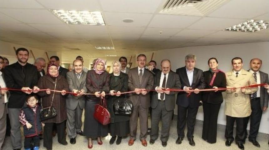 Gebze'de H&uuml;sn-i Hat Sergisi A&ccedil;ıldı