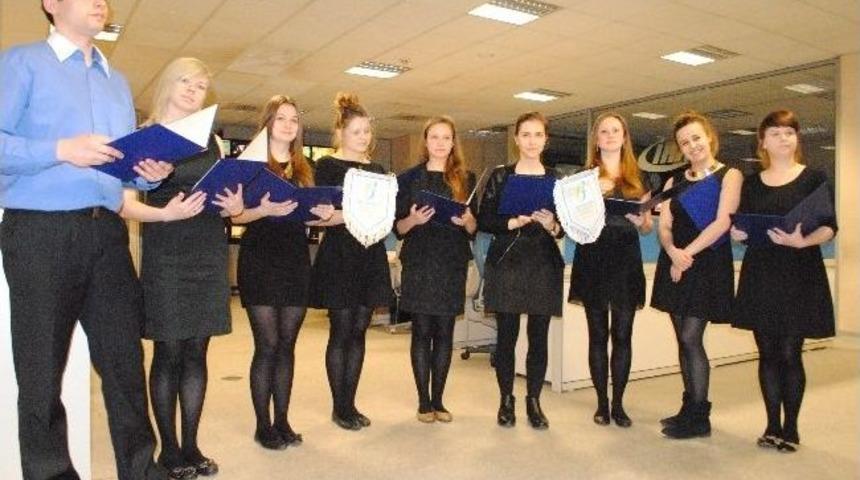 Polonyalı Grubun Başbakan Sevgisi &lsquo;se&ccedil;im Şarkıları&rsquo;na Yansıdı