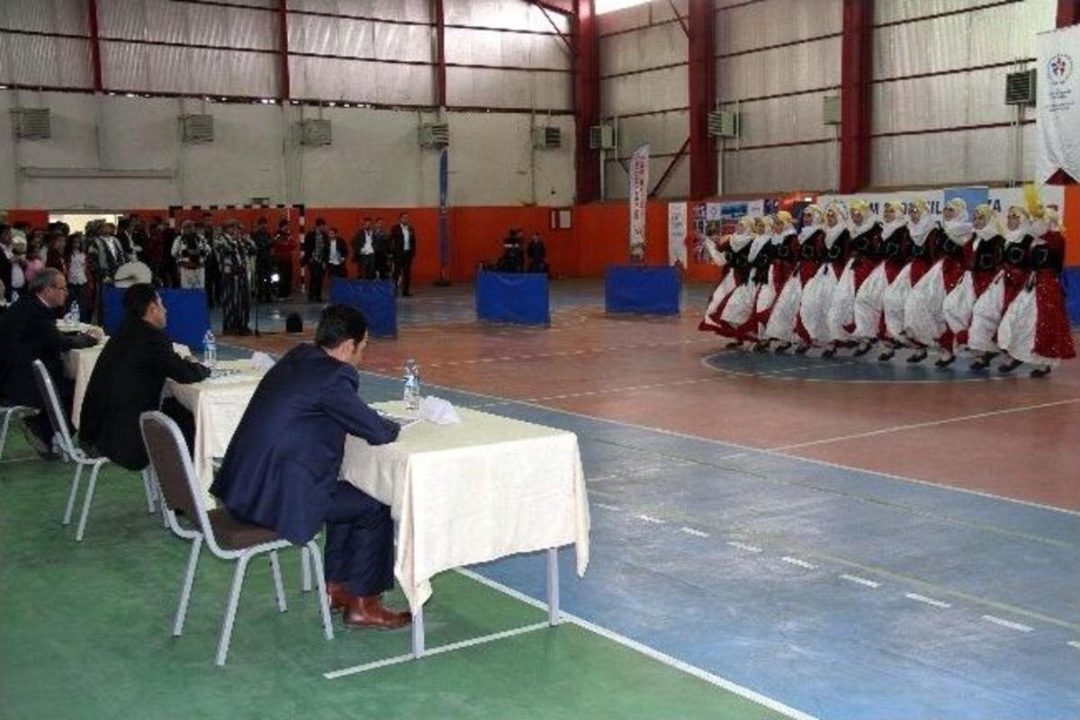 Van'da Halk Oyunları Yarışması