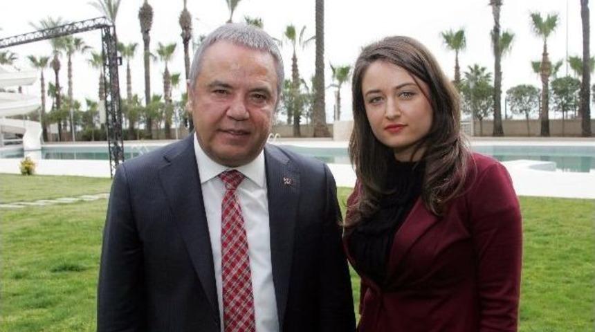 T&uuml;rkiye'nin En Gen&ccedil; Kadın Belediye Meclis &Uuml;yesi Adayı