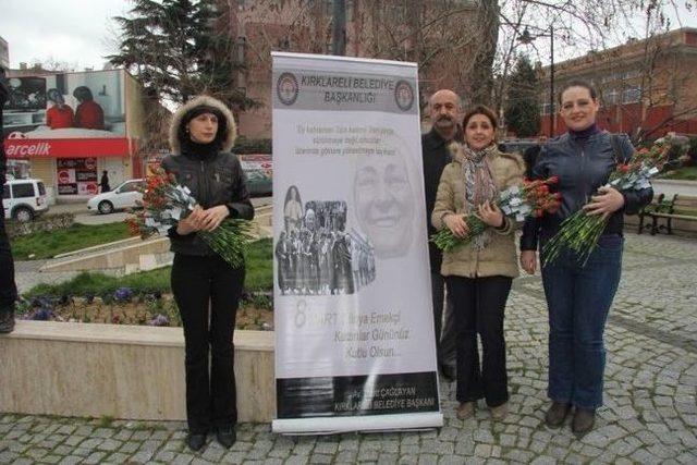 Kırklareli Belediyesi’nden Kadınlara Karanfil