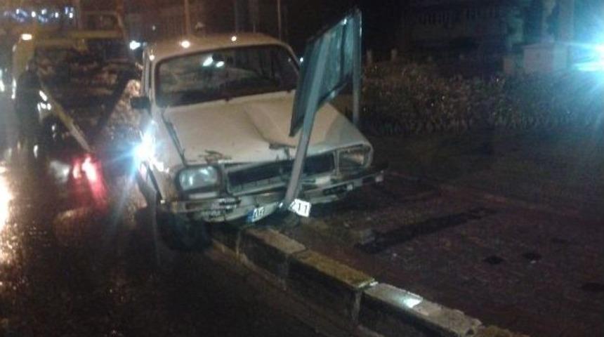 Kaza Yapan S&uuml;r&uuml;c&uuml; Ortalıktan Kayboldu