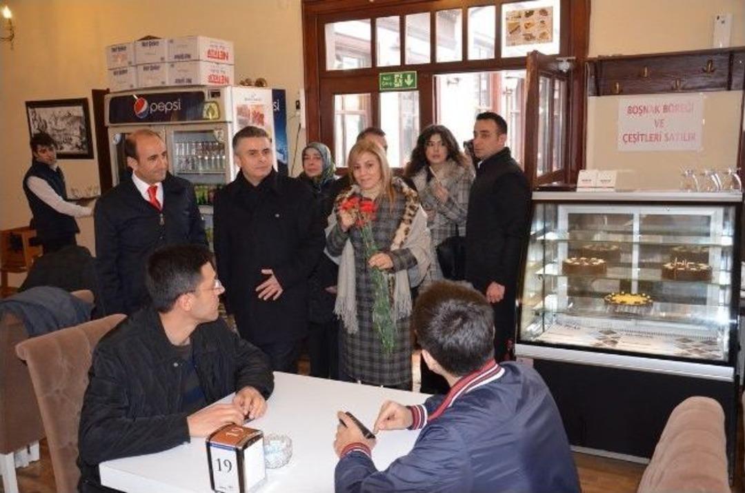 Edebali'den Kadınlara Karanfil