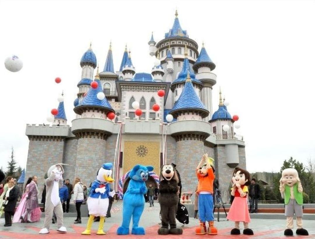 Eskişehir&rsquo;de Masal Şatosu A&ccedil;ıldı