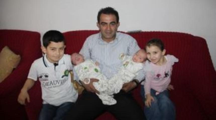 İkiz Ailesi, İkiz &Ccedil;ocuklara Sevinemedi