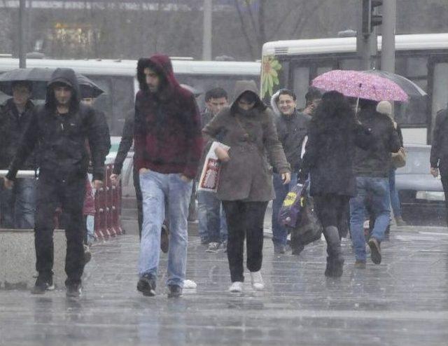 Kayseri de Yağmur Etkili Oldu 1