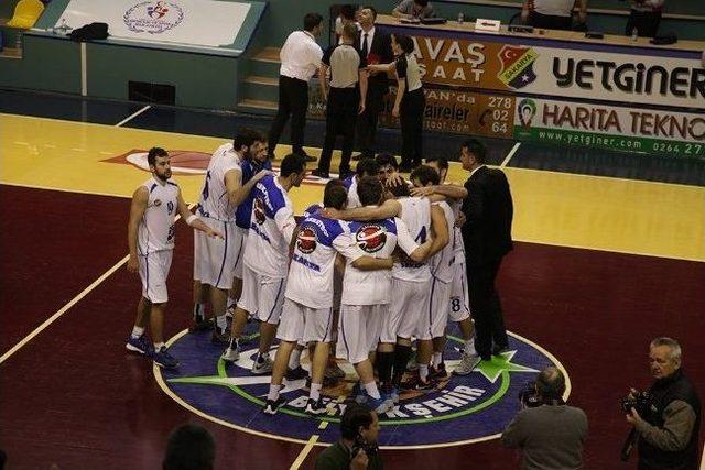 B&uuml;y&uuml;kşehir Basketbol Takımı Emin Adımlarla İlerliyor 1