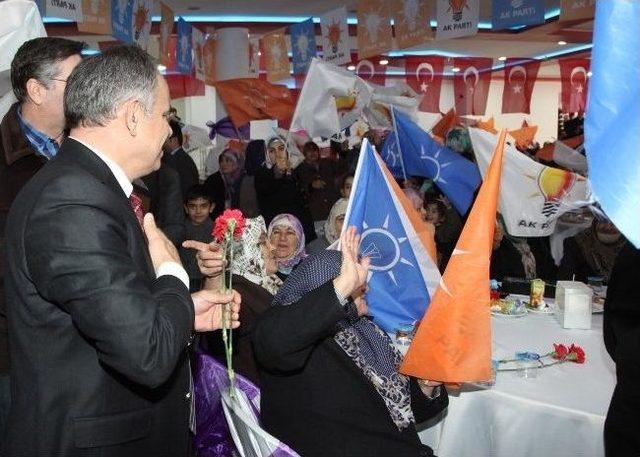 Yahyalılı Bayanlardan Esat &Ouml;zt&uuml;rk e B&uuml;y&uuml;k Destek 1