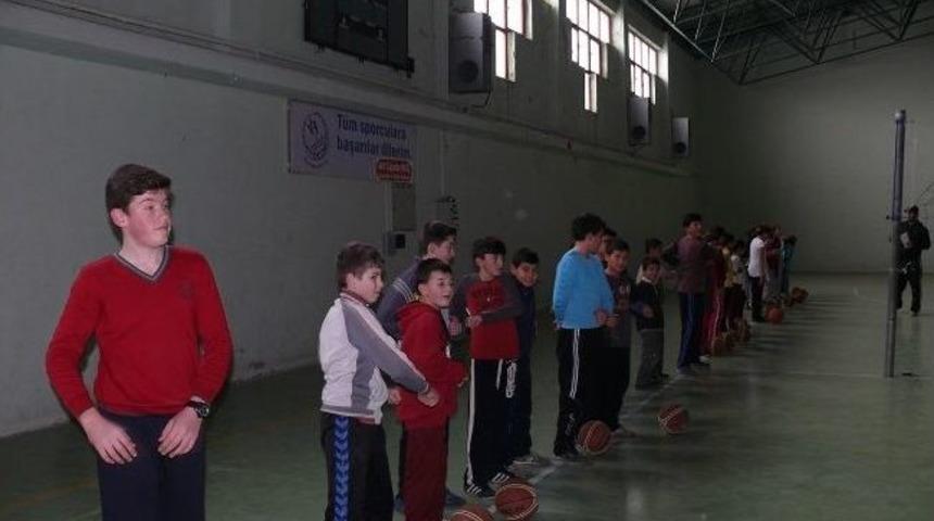 Basketbol Kursuna İlgi B&uuml;y&uuml;k