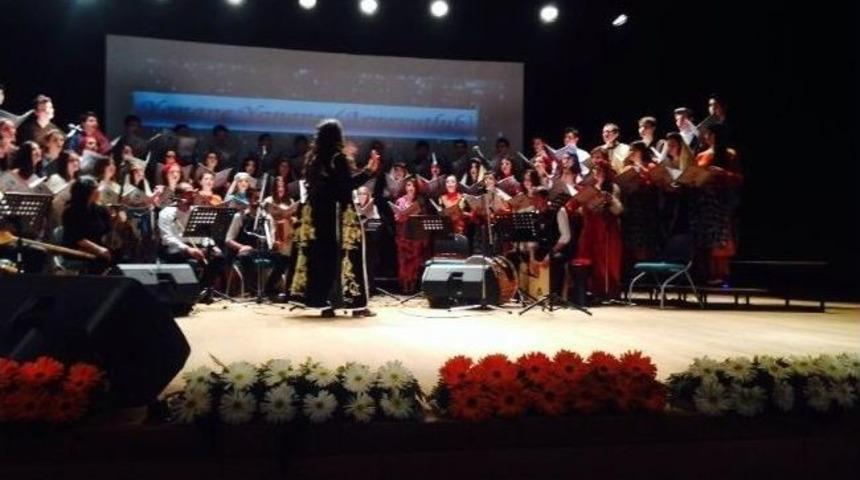 Vatandaşlardan &lsquo;t&uuml;rk D&uuml;nyası T&uuml;rkleri Konserine&rsquo; Yoğun İlgi