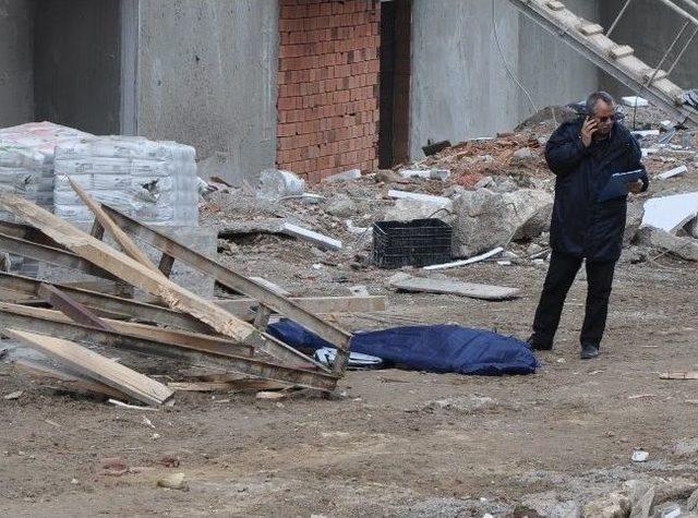 İnşaat D&uuml;şen İş&ccedil;i Hayatını Kaybetti 1