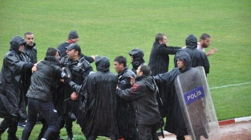 Yimpaş Yozgatspor-g&ouml;lc&uuml;kspor Ma&ccedil;ında Kavga