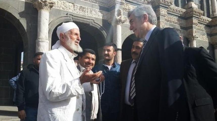 Ensarioğlu&rsquo;na Dua Ederek Destek Verdi