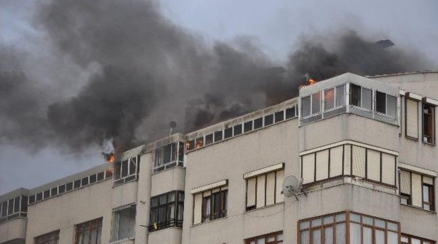 &Ccedil;atı Katında Yangın