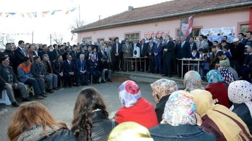 Başkan Aky&uuml;rek 584 K&ouml;ye Yapılacak Projeleri A&ccedil;ıkladı