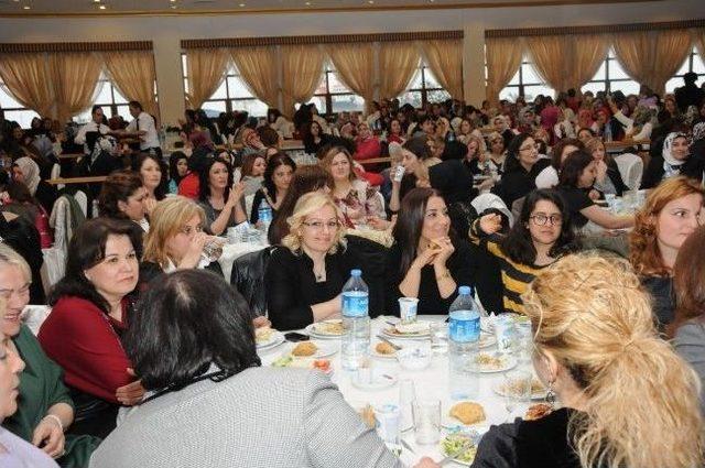 Polis Eşlerinden Yardım Çayı 1