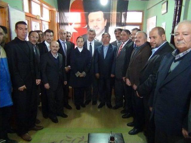 Milli Savunma Bakanı İsmet Yılmaz: 1