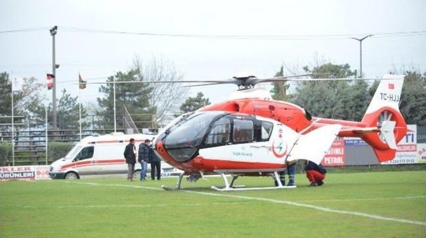 Ma&ccedil; Başlarken Sahaya Ambulans Helikopter İndi