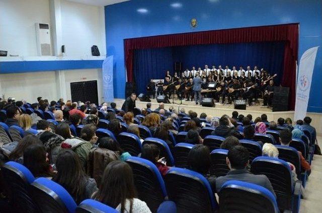 D&uuml;zce Gen&ccedil;lik Merkezinden Muhteşem Gece 1