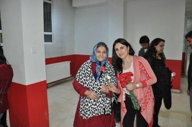 D&uuml;zce Gen&ccedil;lik Merkezi Kadınları Unutmadı 2