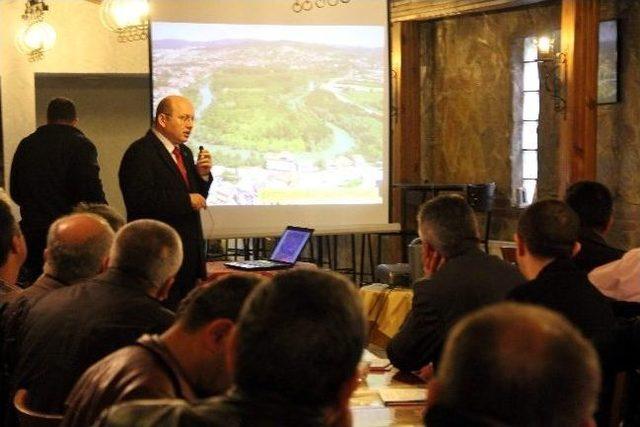 Kalay, Halk Otobüsü Şoförlerine Projelerini Anlattı