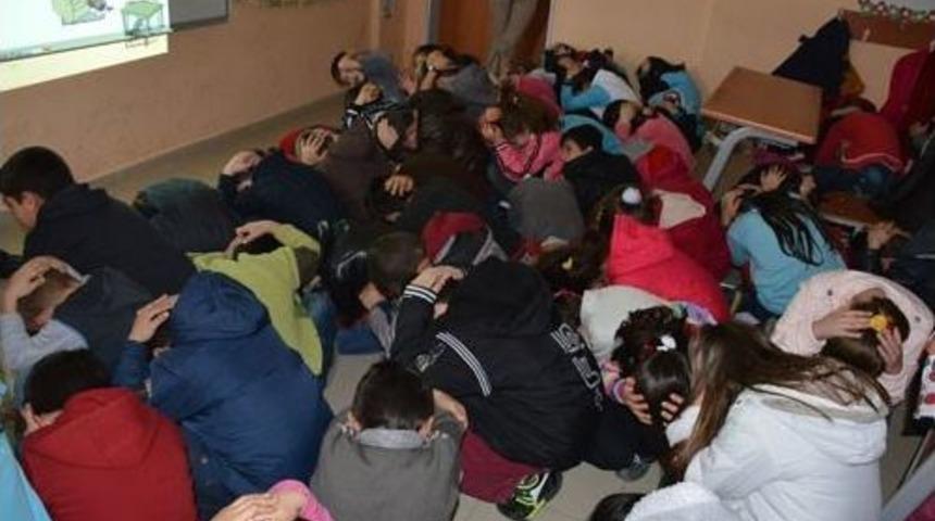 &Ouml;ğrenciler Deprem Konusunda Bilin&ccedil;lendiriliyor