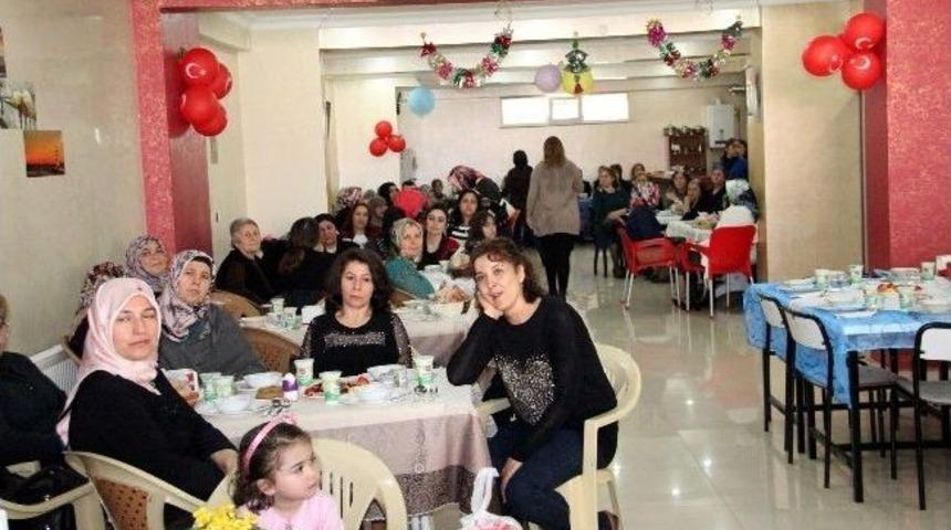 Suşehri&rsquo;nde Kadınlar G&uuml;n&uuml; Etkinliği D&uuml;zenlendi