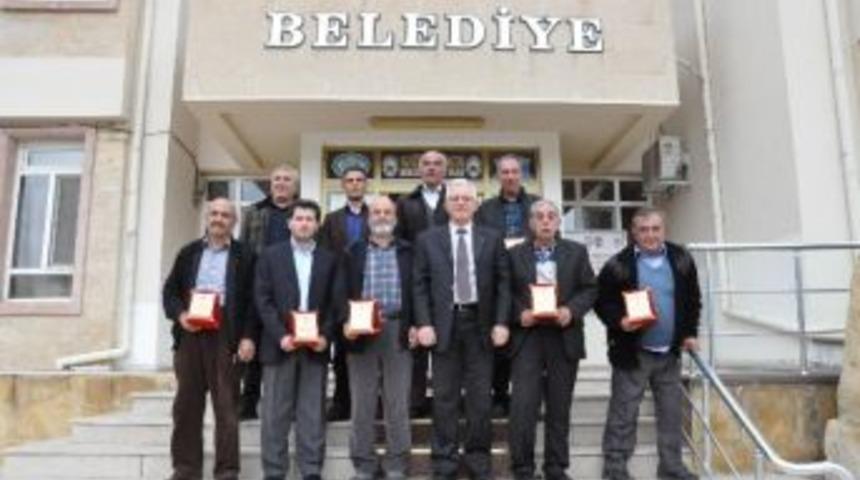 Başkan Cingil&rsquo;den Meclis &Uuml;yelerine Plaket