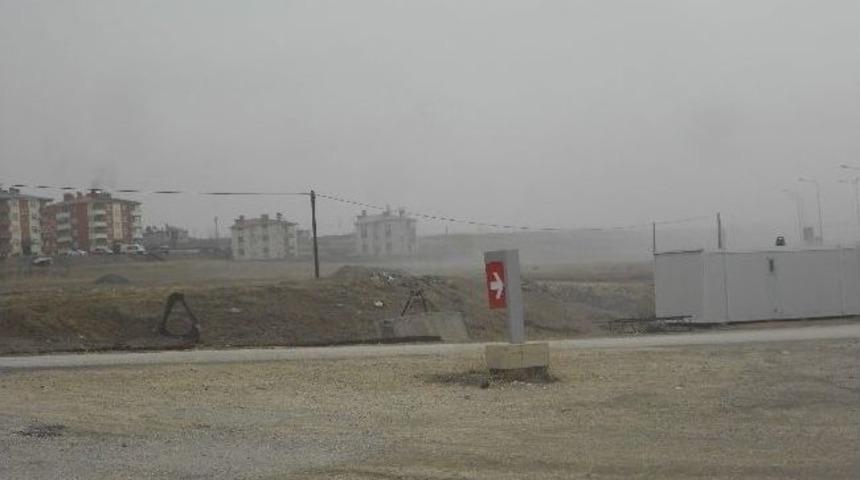Adilcevaz&rsquo;da Yoğun Sis Etkili Oluyor