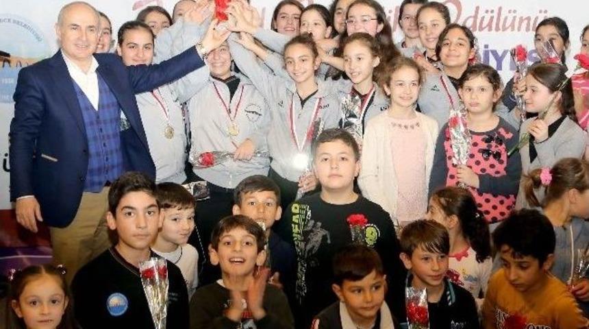 B&uuml;y&uuml;k&ccedil;ekmece, Horonda Birinci