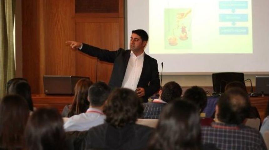 &Uuml;niversitelilere Konuşma Semineri