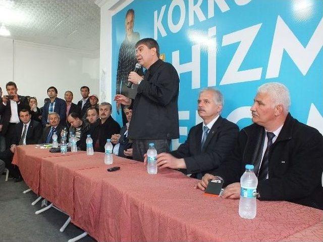 Ak Parti İlçe Teşkilatı Sandık Başı Görevlilerine Eğitim Verdi