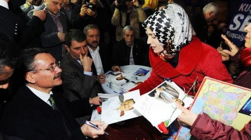 Başkan G&ouml;k&ccedil;ek Ke&ccedil;i&ouml;renli Gen&ccedil;lerle A&ccedil;ılışta Buluştu