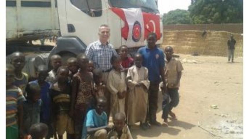 Orta Afrikalı M&uuml;ltecilere İnsani Yardım