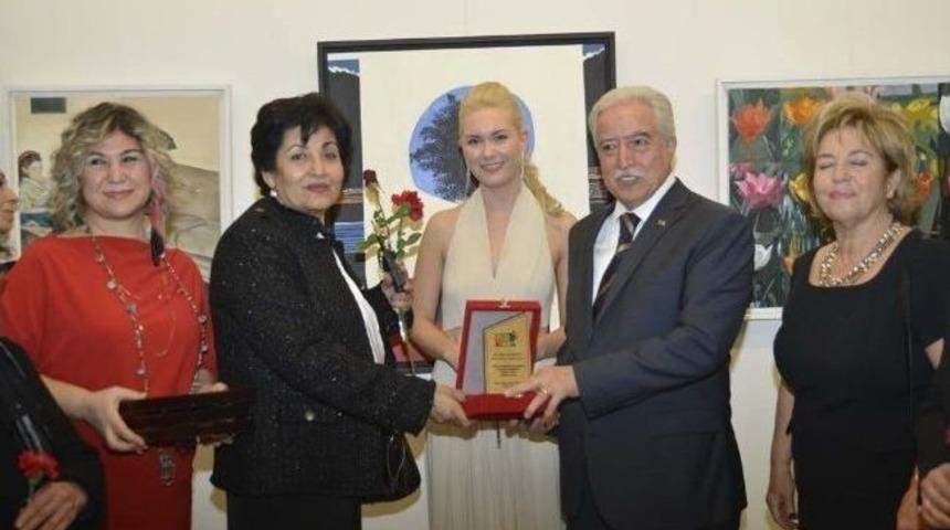 Aldırmaz, &ldquo;martınsekizi&rdquo; Karma Resim Sergisini A&ccedil;tı