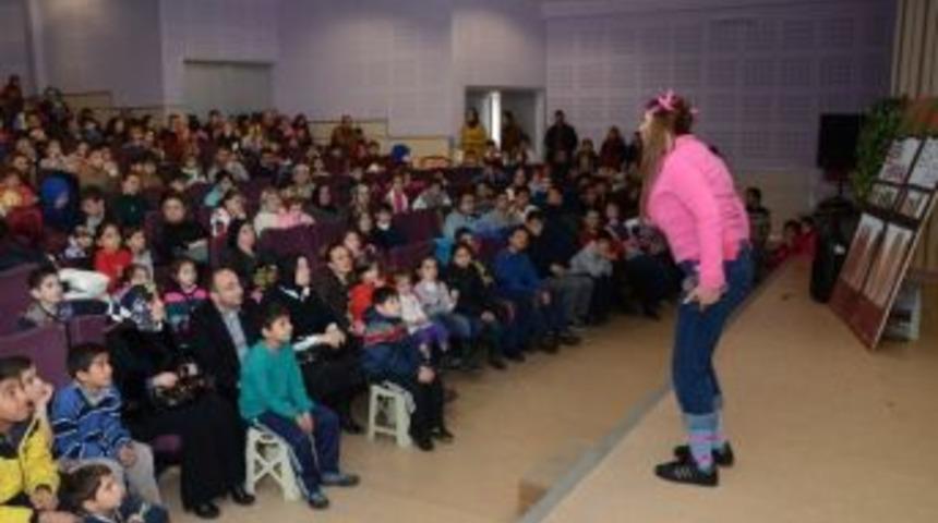 Yalancı &Ccedil;ocuk Kartepe&rsquo;de Sahnelendi