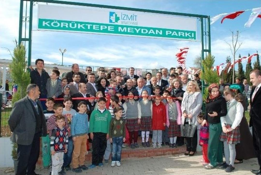 K&ouml;r&uuml;ktepe Meydan Parkı T&ouml;renle A&ccedil;ıldı