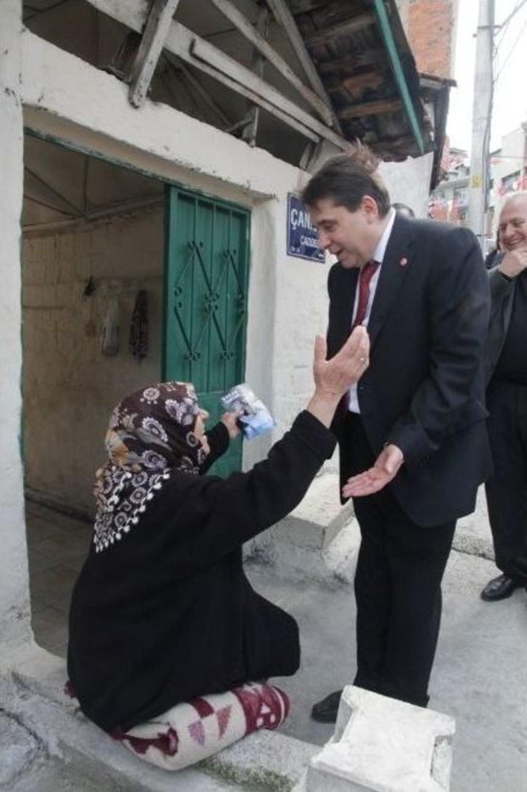 Dsp Konak Belediye Başkan Adayı Hakan Tartan İki Se&ccedil;im Dfisini Birden A&ccedil;tı