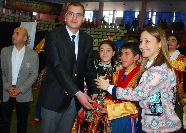 Şehitkamil Halkoyunlarında Çifte Şampiyonluk Elde Etti 1