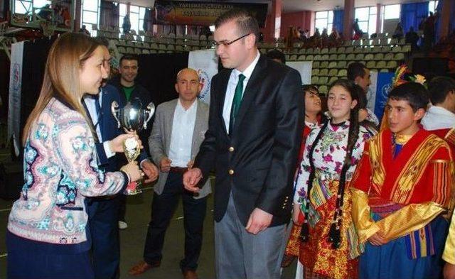 Şehitkamil Halkoyunlarında Çifte Şampiyonluk Elde Etti 3