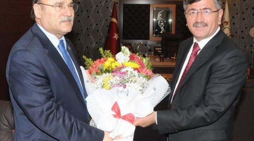 Bem-bir-sen Ve Niğde Dernekler Federasyonundan Faruk Akdoğan'a Ziyaret