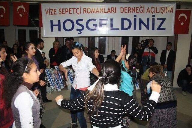 Vize'de Sepetçi Romanları Derneği Açılışına İlgi