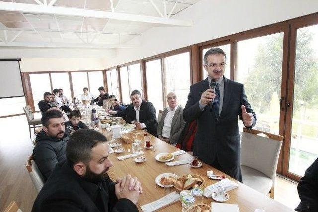 Başkan Köşker Berberler Ve Kuaförler Odasına Konuk Oldu