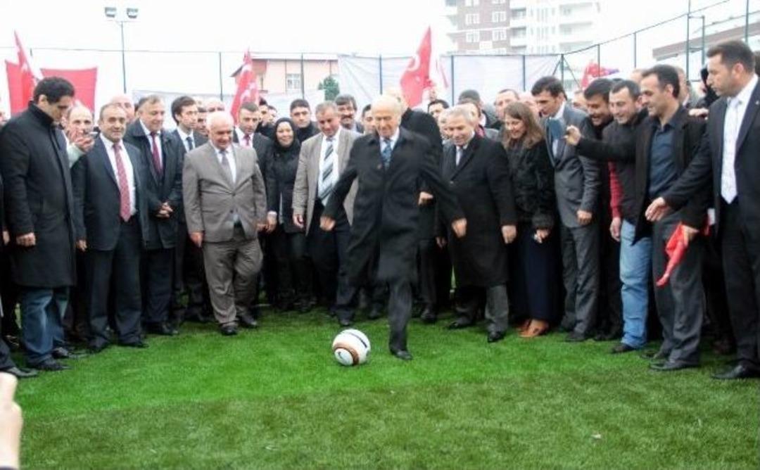 Bah&ccedil;eli, Spor Salonu Tesislerini A&ccedil;tı