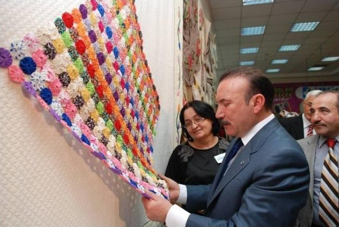 İzmek Kursiyerlerin Eserleri G&ouml;z Kamaştırdı