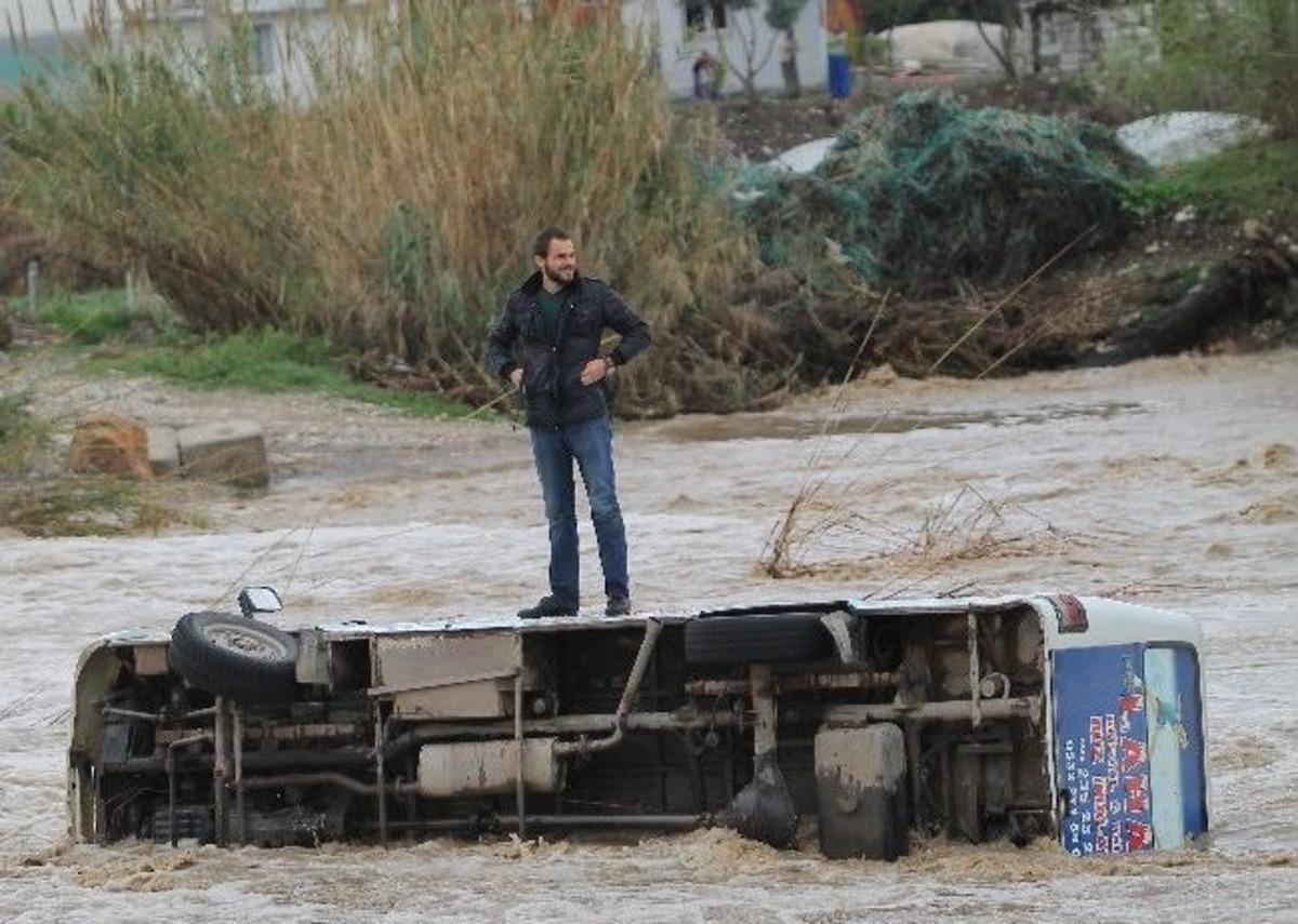 Azgın Sularda Can Pazarı
