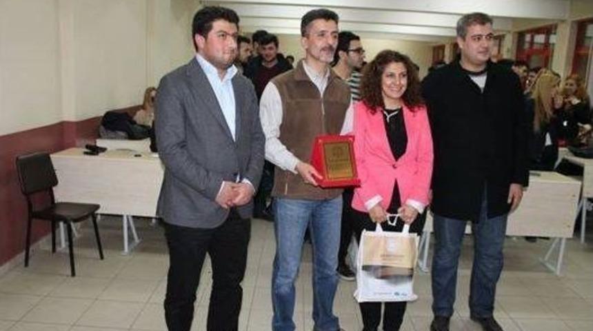 Fotoğraf&ccedil;ı Sedat Dilaver Zmyo &Ouml;ğrencileriyle Buluştu