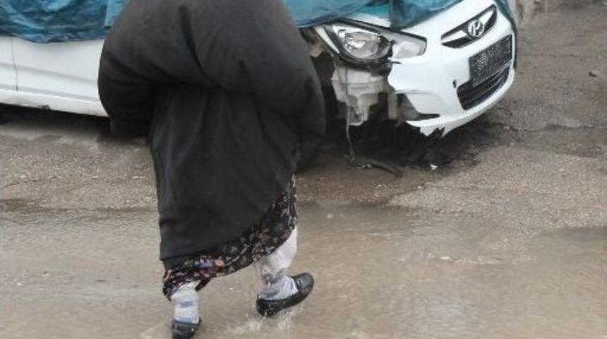 Elazığ'da Yağmur Etkisini G&ouml;sterdi