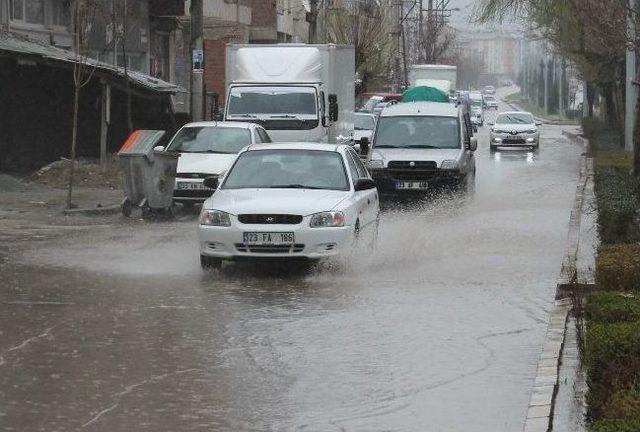 Elazığ'da Yağmur Etkisini Gösterdi